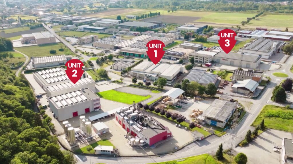 vista aerea dei capannoni e della sede operativa di Barni Officine Meccaniche nell'area industriale di Morbegno